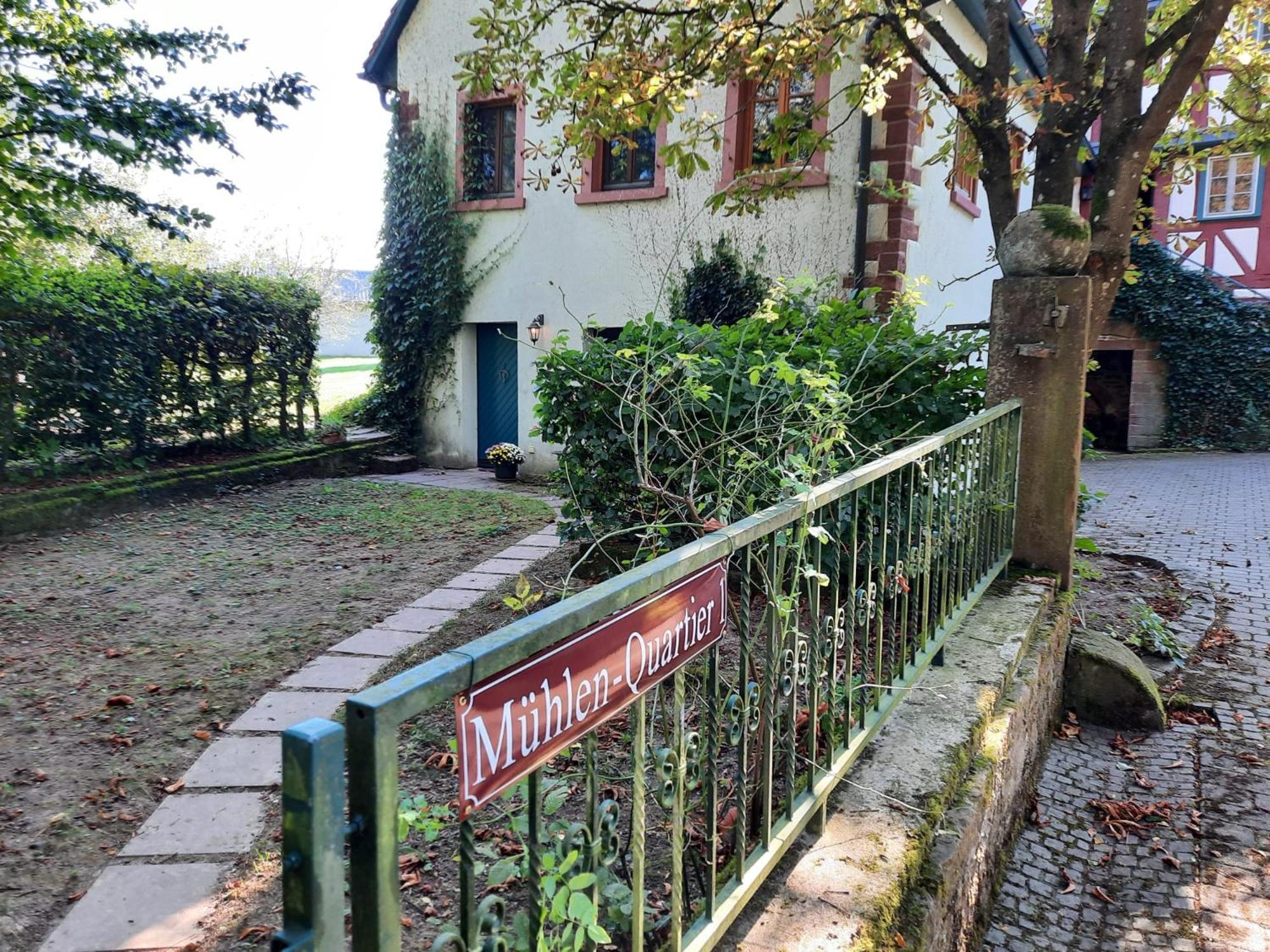Ferienwohnung In Historischer Muehle ブーヒェン エクステリア 写真